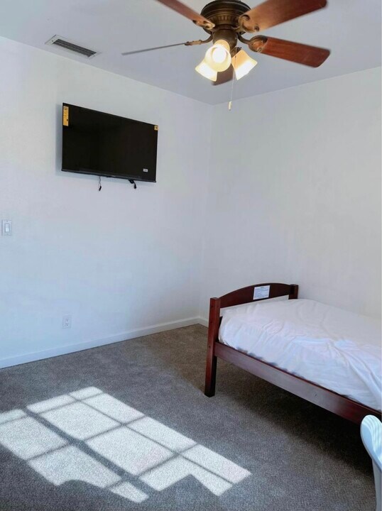 5018 E Downing St in Mesa, AZ - Building Photo