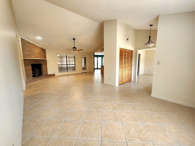 9001 Woodrun Rd in Pensacola, FL - Building Photo - Building Photo