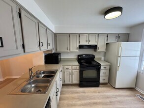 4429 Heritage Dr in Liverpool, NY - Building Photo - Building Photo