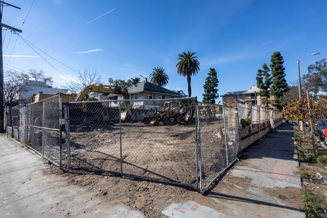 1200 Magnolia Ave in Los Angeles, CA - Building Photo