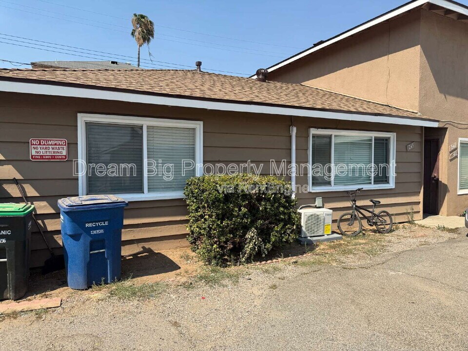245 Maryknoll Dr in Colton, CA - Building Photo