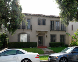 144 N Clark Dr in Beverly Hills, CA - Building Photo - Building Photo