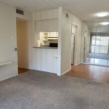 4845 Cedar Springs Rd in Dallas, TX - Foto de edificio - Building Photo