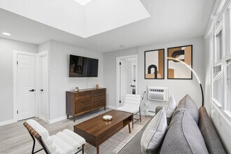 225 Hancock Ave in Jersey City, NJ - Building Photo - Building Photo