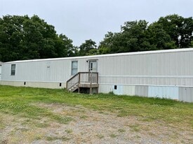 4327 Plainfield Rd in Sophia, NC - Building Photo