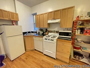 1193 Commonwealth Ave in Boston, MA - Building Photo - Building Photo