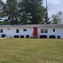 1035 David Austin Rd in Sumter, SC - Foto de edificio