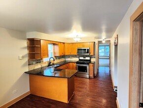 6048 W 79th St in Burbank, IL - Building Photo - Building Photo