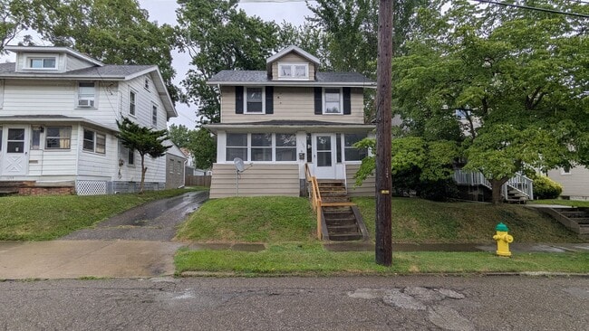 1155 Big Falls Ave in Akron, OH - Building Photo - Building Photo
