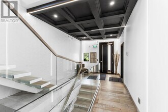 201 MacLaren St in Ottawa, ON - Building Photo - Building Photo