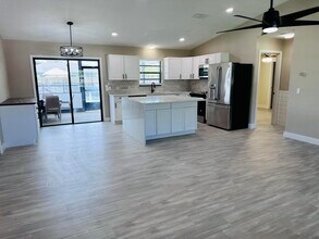 574 NW Marion Ave in Port St. Lucie, FL - Building Photo - Building Photo