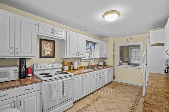 property at 12 Hammond St