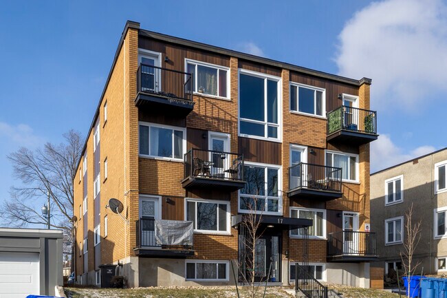 17 Boucherville St in Gatineau, QC - Building Photo - Building Photo