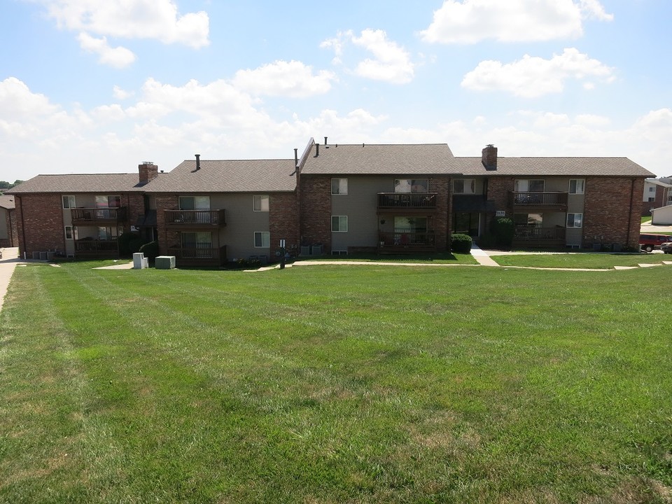 Lake Forest North Apartments in Omaha, NE - Building Photo