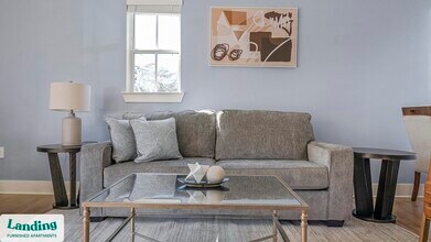 1000 Forestview Dr in Oakwood, GA - Building Photo - Building Photo