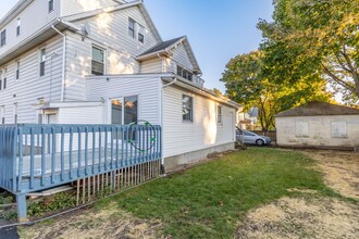25 Winter St-Unit -Floor 2 in Ansonia, CT - Building Photo - Building Photo
