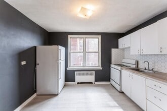 30-11 Parsons Blvd in Queens, NY - Building Photo - Building Photo