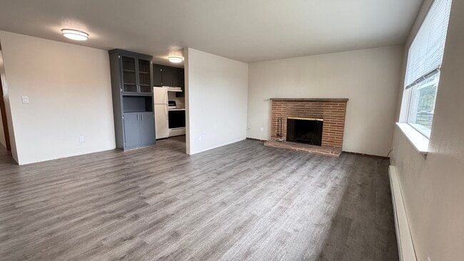 2105 Colby Ave, Unit 4 in Everett, WA - Foto de edificio - Building Photo