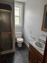 38 North St, Unit 1st floor apartment in Menands, NY - Building Photo - Building Photo