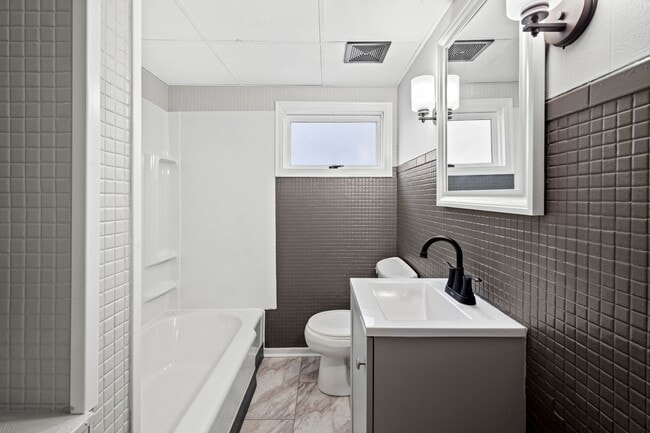 36 W Meyers St in Pittsburgh, PA - Building Photo - Building Photo