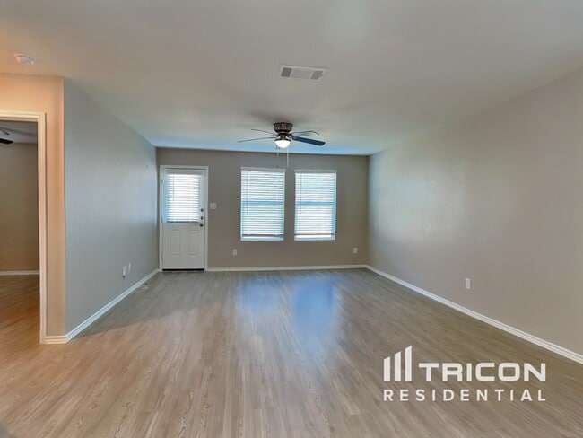 10247 Devon Wheel St in San Antonio, TX - Building Photo - Building Photo