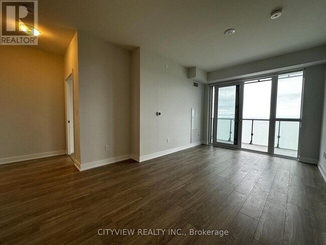 430-3430 Square One Dr in Mississauga, ON - Building Photo - Building Photo