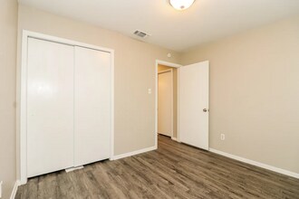 2211 Lavern St in Arlington, TX - Building Photo - Building Photo