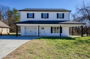2122 Brooks Ave, Unit Room 1 in Knoxville, TN - Building Photo