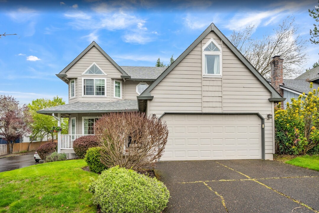 13338 SW Shore Dr in Tigard, OR - Building Photo