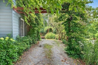 485 Brook Rd, Unit 3 in Danby, VT - Building Photo - Building Photo