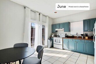 Room in Shared 4 bed/2 bath home, Unit D in Boston, MA - Foto de edificio - Building Photo