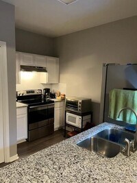 8906 Freeland St photo'