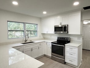 2325 Westover Dr in Palatka, FL - Building Photo - Building Photo