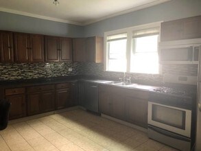1322 Madison St, Unit 1 in Syracuse, NY - Building Photo - Building Photo