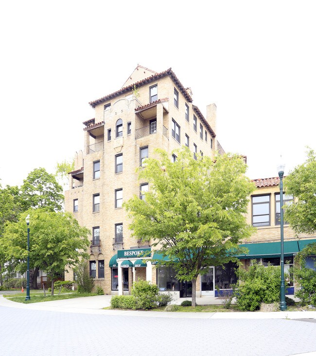 415 North Ave in New Rochelle, NY - Building Photo - Building Photo