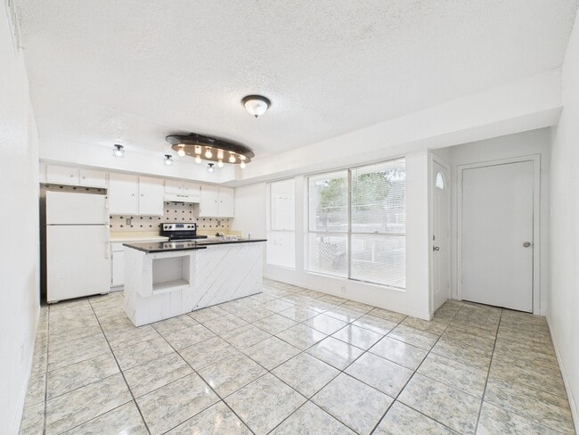 property at 781 Country Pl Dr