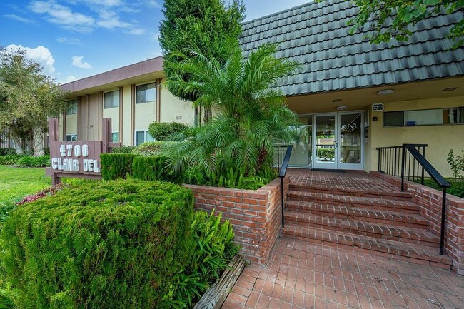 property at 4700 Clair del Ave