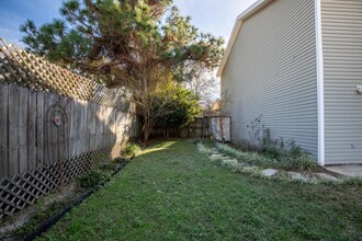 2415 Suwanee Ln in Fort Walton Beach, FL - Building Photo - Building Photo