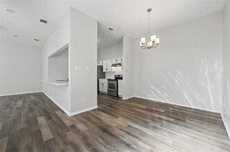 1246 W Hudgins St in Grapevine, TX - Foto de edificio - Building Photo