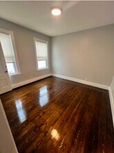 521 Green St, Unit 2 in Cambridge, MA - Building Photo - Building Photo