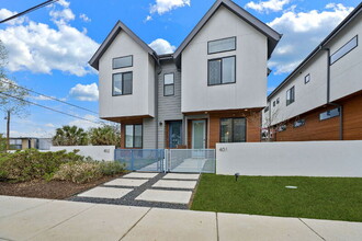 102 Tendick St in San Antonio, TX - Building Photo - Building Photo
