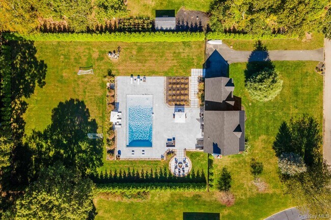 805 Kayleighs Ct in East Marion, NY - Building Photo - Building Photo