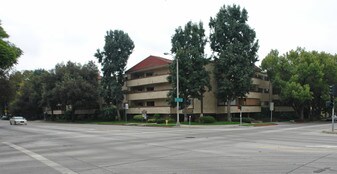 Del Mar Sierra Apartments