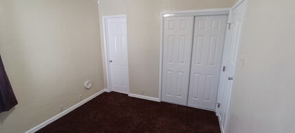 1211 W 110th St in Los Angeles, CA - Building Photo - Building Photo