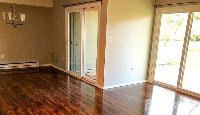 property at 3 Eastport Ct