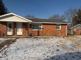 101-103 N Redwood Ln in Muncie, IN - Building Photo