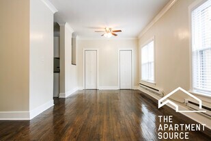 732 W Roscoe St, Unit 1S in Chicago, IL - Building Photo