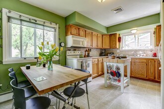 717 Southwest Dr in Champaign, IL - Foto de edificio - Building Photo