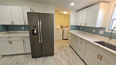 12208 Glen Hill Dr in Riverview, FL - Building Photo - Building Photo