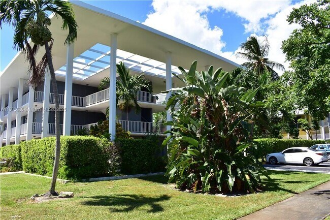 777 SE 2nd Ave in Deerfield Beach, FL - Building Photo - Building Photo